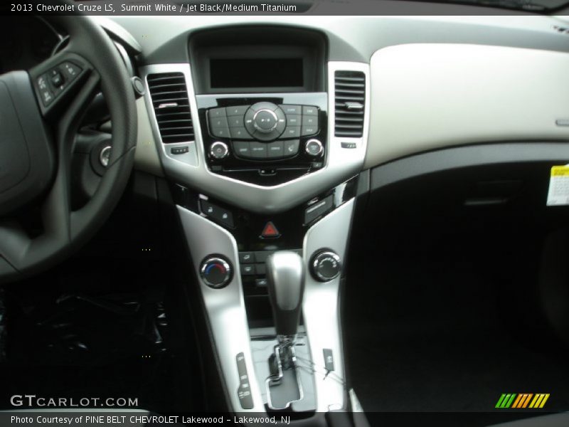 Summit White / Jet Black/Medium Titanium 2013 Chevrolet Cruze LS