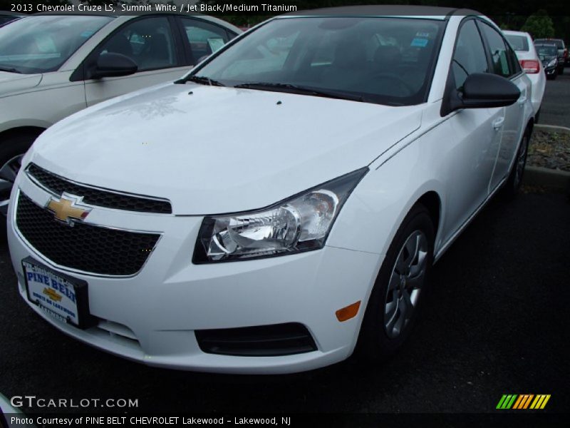 Summit White / Jet Black/Medium Titanium 2013 Chevrolet Cruze LS