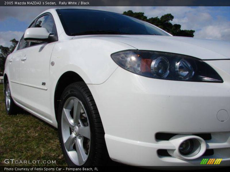 Rally White / Black 2005 Mazda MAZDA3 s Sedan