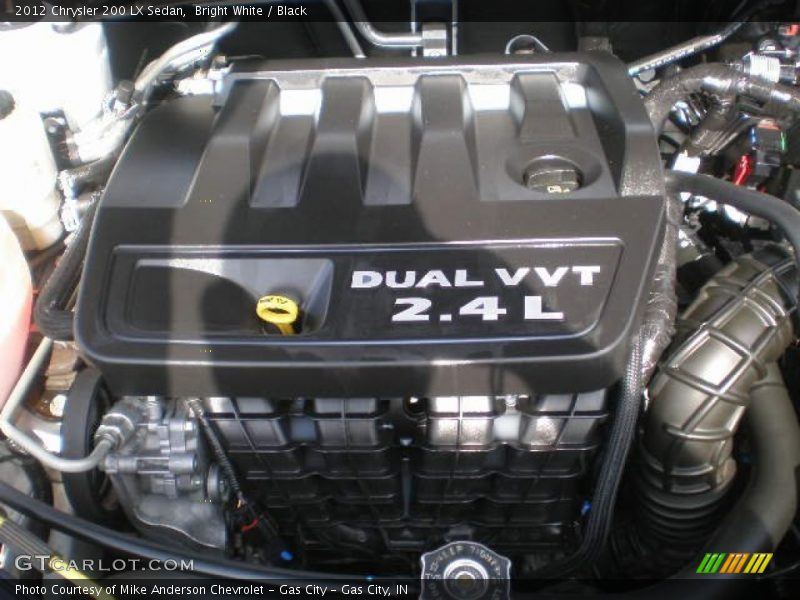 Bright White / Black 2012 Chrysler 200 LX Sedan