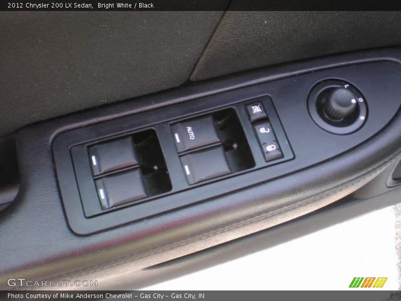 Bright White / Black 2012 Chrysler 200 LX Sedan