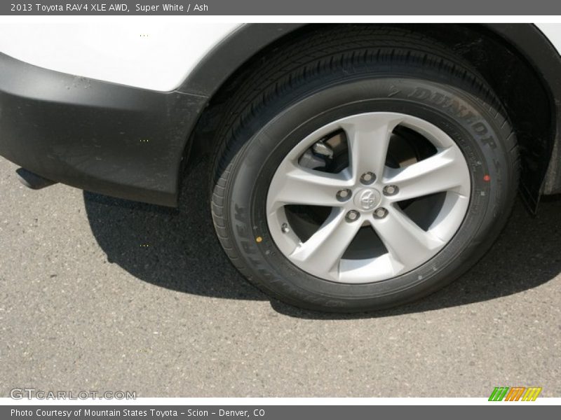 Super White / Ash 2013 Toyota RAV4 XLE AWD
