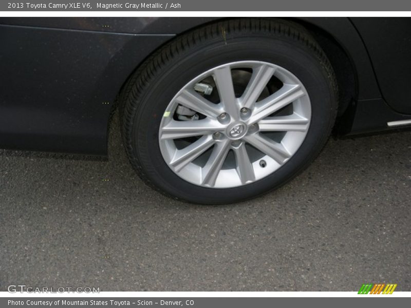 Magnetic Gray Metallic / Ash 2013 Toyota Camry XLE V6