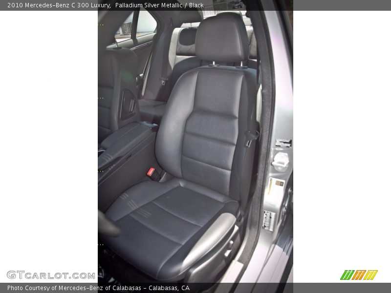 Front Seat of 2010 C 300 Luxury