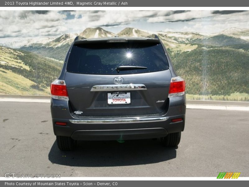 Magnetic Gray Metallic / Ash 2013 Toyota Highlander Limited 4WD