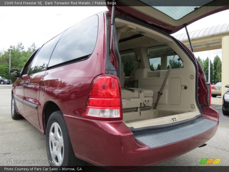 Dark Toreador Red Metallic / Pebble Beige 2006 Ford Freestar SE