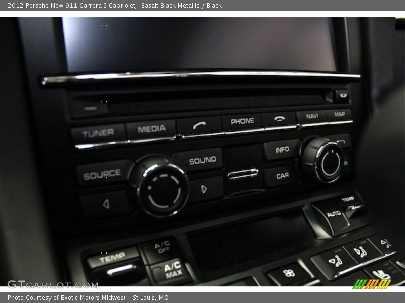 Controls of 2012 New 911 Carrera S Cabriolet