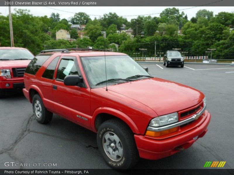 Front 3/4 View of 2003 Blazer LS 4x4