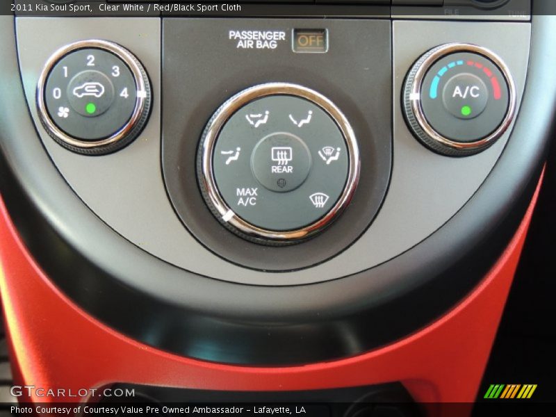 Clear White / Red/Black Sport Cloth 2011 Kia Soul Sport
