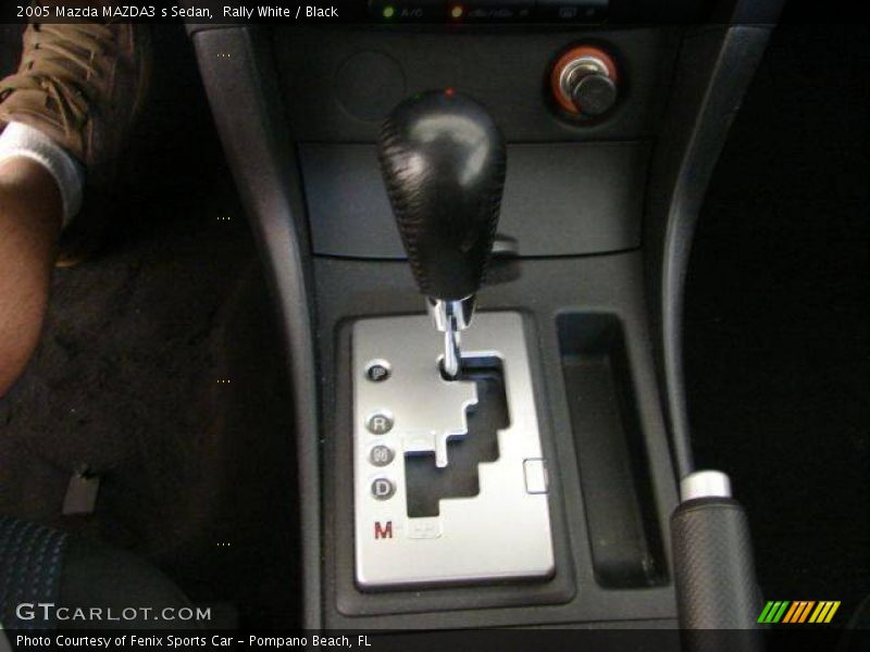 Rally White / Black 2005 Mazda MAZDA3 s Sedan