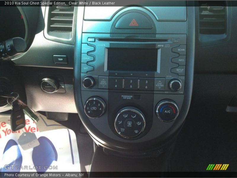 Clear White / Black Leather 2010 Kia Soul Ghost Special Edition