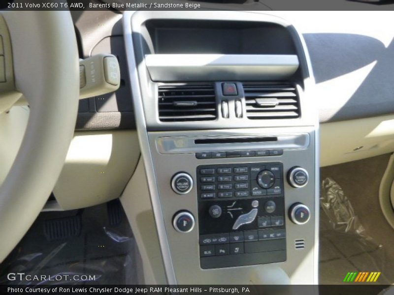 Barents Blue Metallic / Sandstone Beige 2011 Volvo XC60 T6 AWD