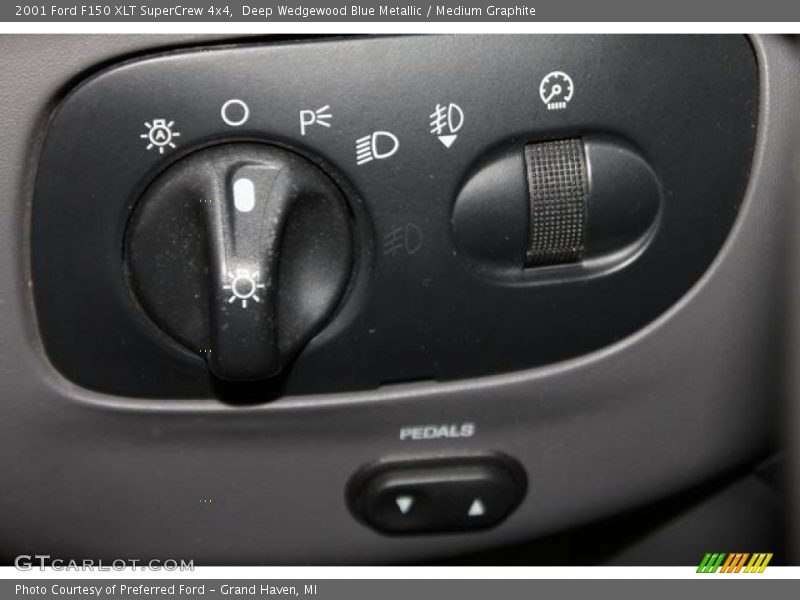 Deep Wedgewood Blue Metallic / Medium Graphite 2001 Ford F150 XLT SuperCrew 4x4