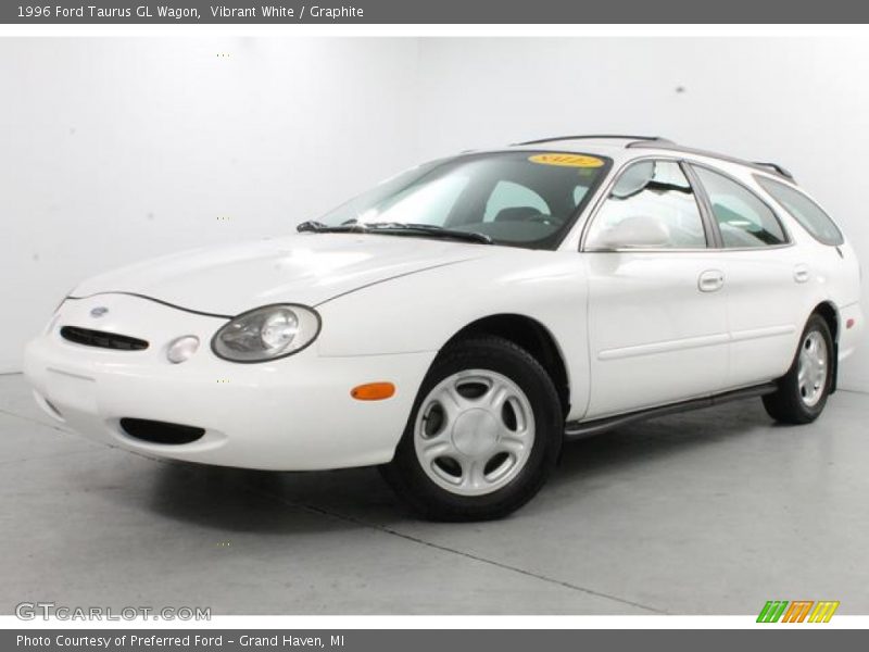 Front 3/4 View of 1996 Taurus GL Wagon