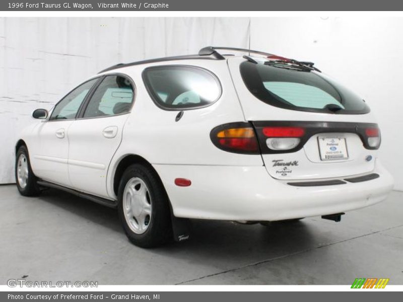 Vibrant White / Graphite 1996 Ford Taurus GL Wagon