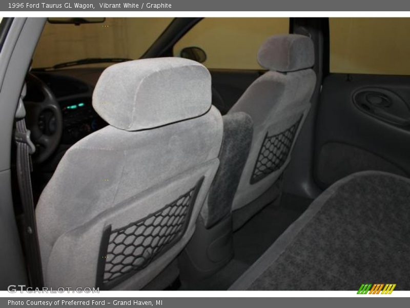 Vibrant White / Graphite 1996 Ford Taurus GL Wagon