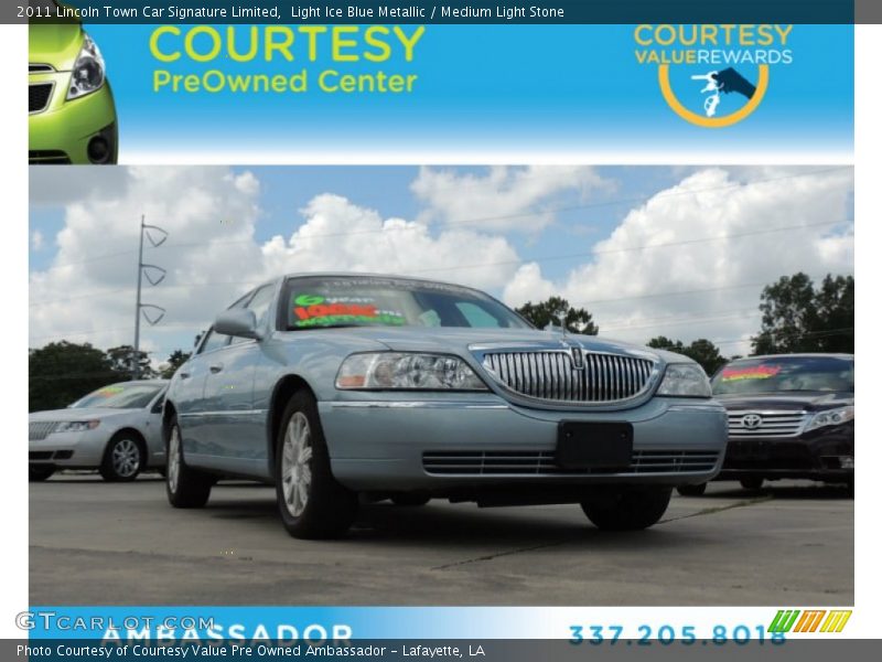 Light Ice Blue Metallic / Medium Light Stone 2011 Lincoln Town Car Signature Limited