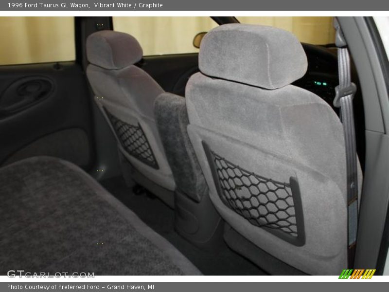Vibrant White / Graphite 1996 Ford Taurus GL Wagon