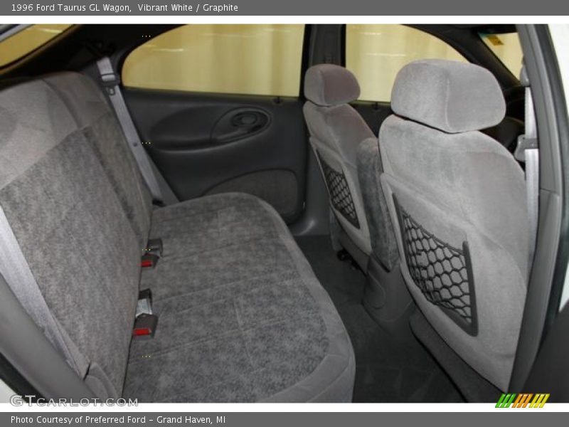 Vibrant White / Graphite 1996 Ford Taurus GL Wagon