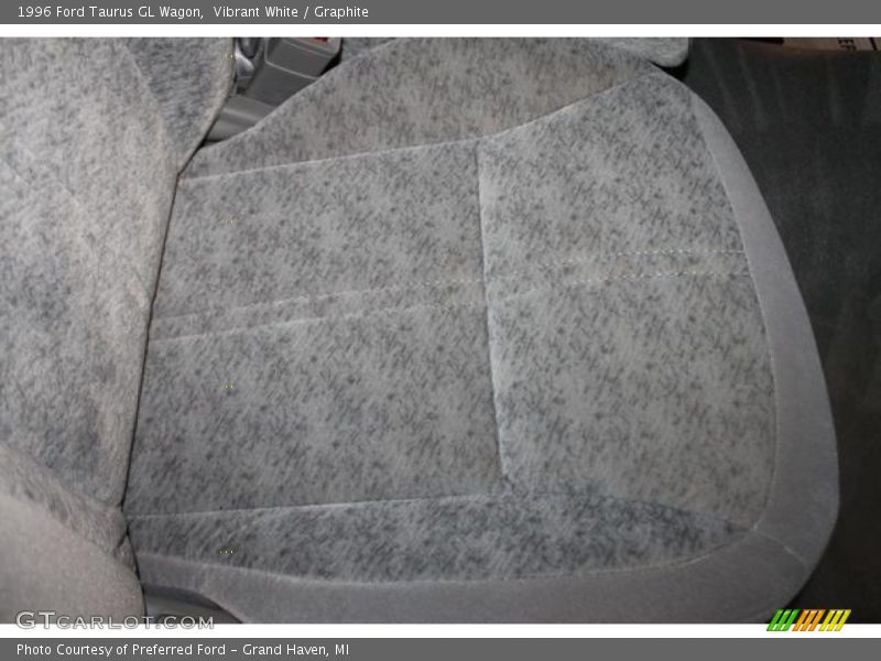 Vibrant White / Graphite 1996 Ford Taurus GL Wagon