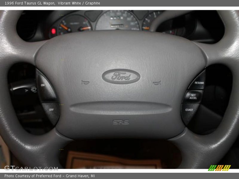 Vibrant White / Graphite 1996 Ford Taurus GL Wagon