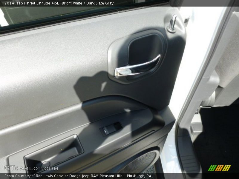 Bright White / Dark Slate Gray 2014 Jeep Patriot Latitude 4x4