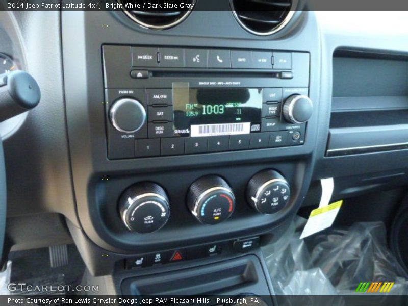 Bright White / Dark Slate Gray 2014 Jeep Patriot Latitude 4x4