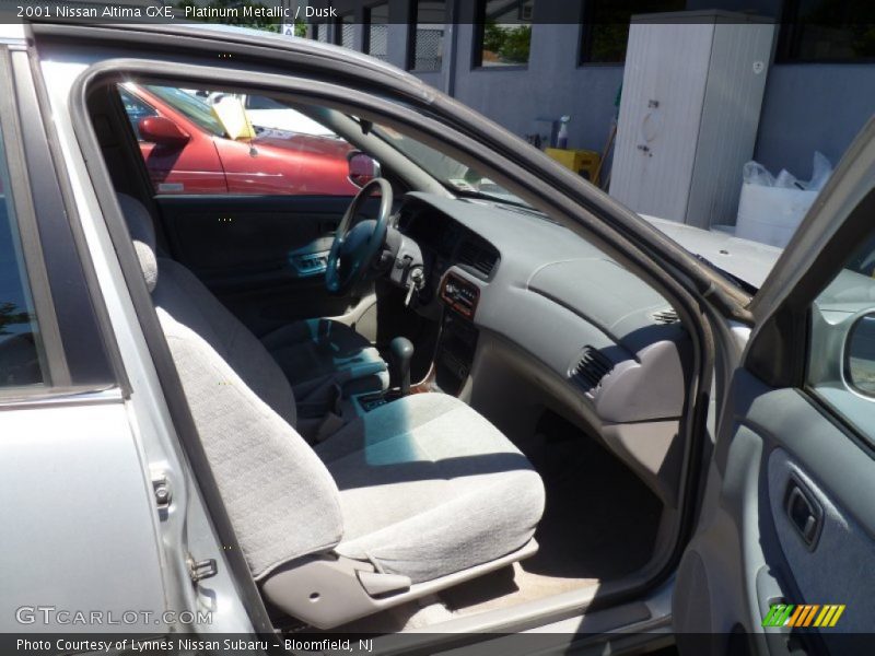 Platinum Metallic / Dusk 2001 Nissan Altima GXE