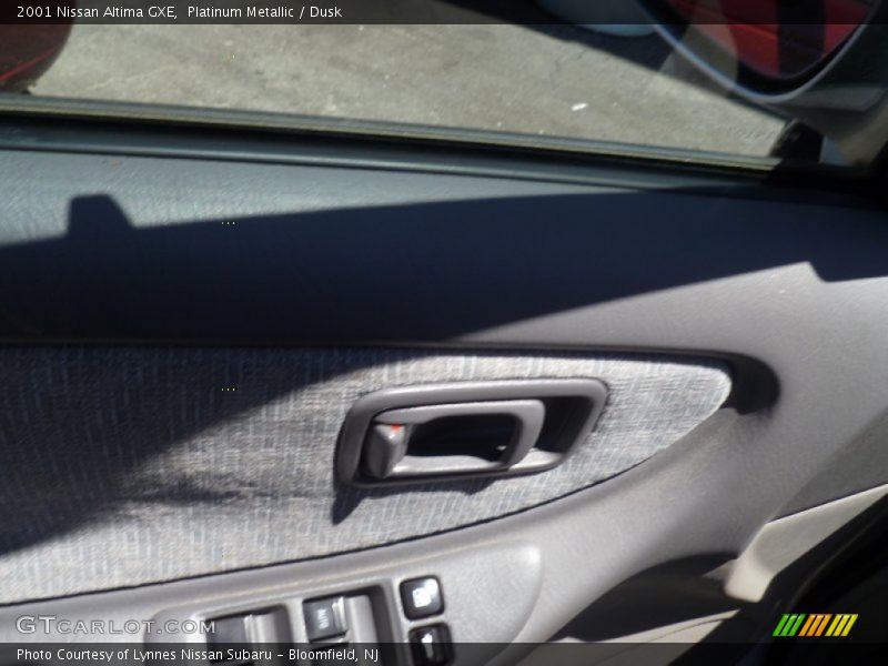 Platinum Metallic / Dusk 2001 Nissan Altima GXE