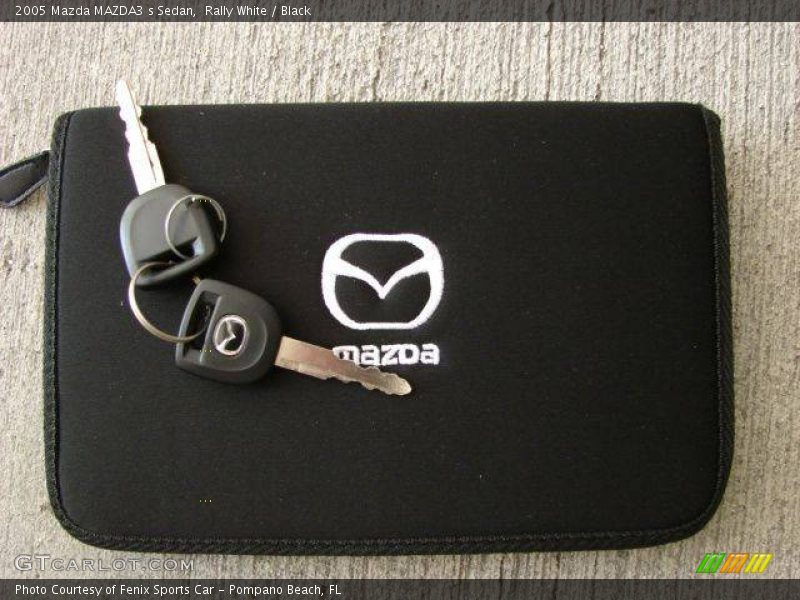 Rally White / Black 2005 Mazda MAZDA3 s Sedan