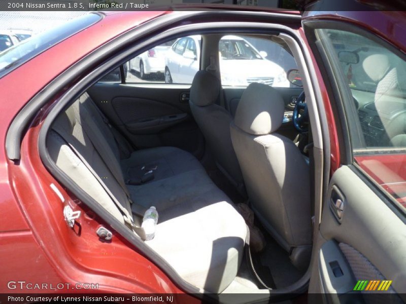 Inferno Red / Taupe 2004 Nissan Sentra 1.8 S