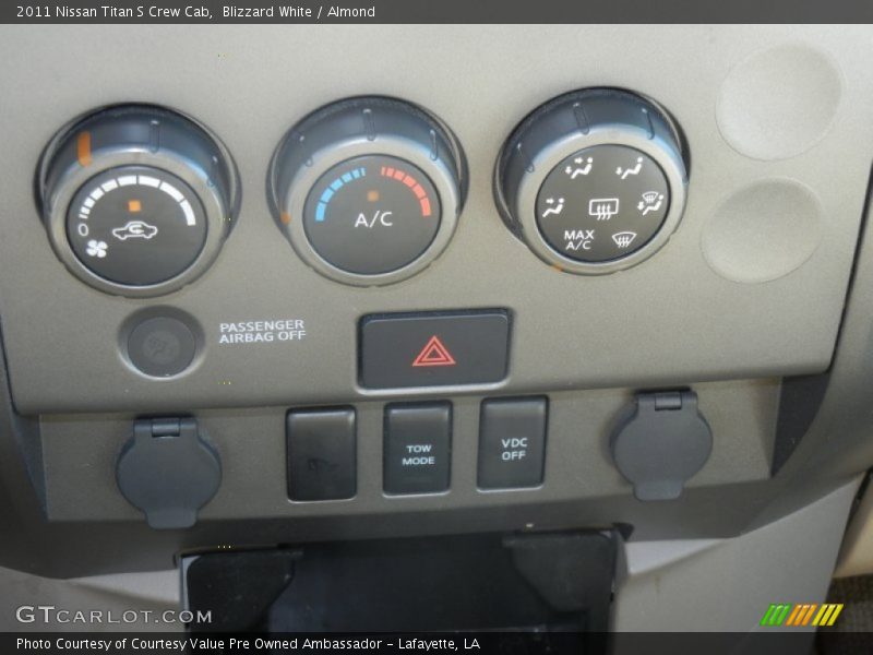 Blizzard White / Almond 2011 Nissan Titan S Crew Cab