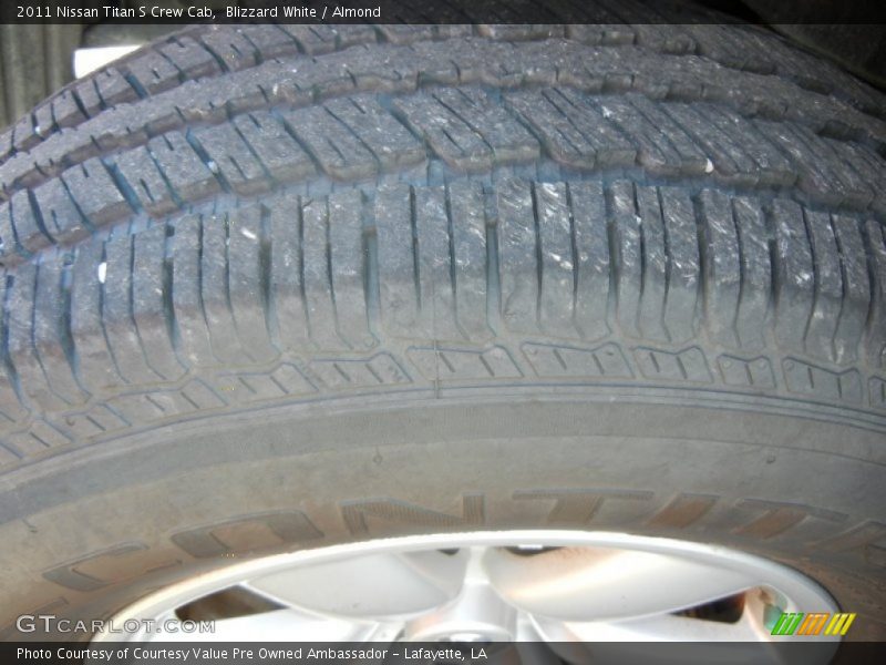 Blizzard White / Almond 2011 Nissan Titan S Crew Cab