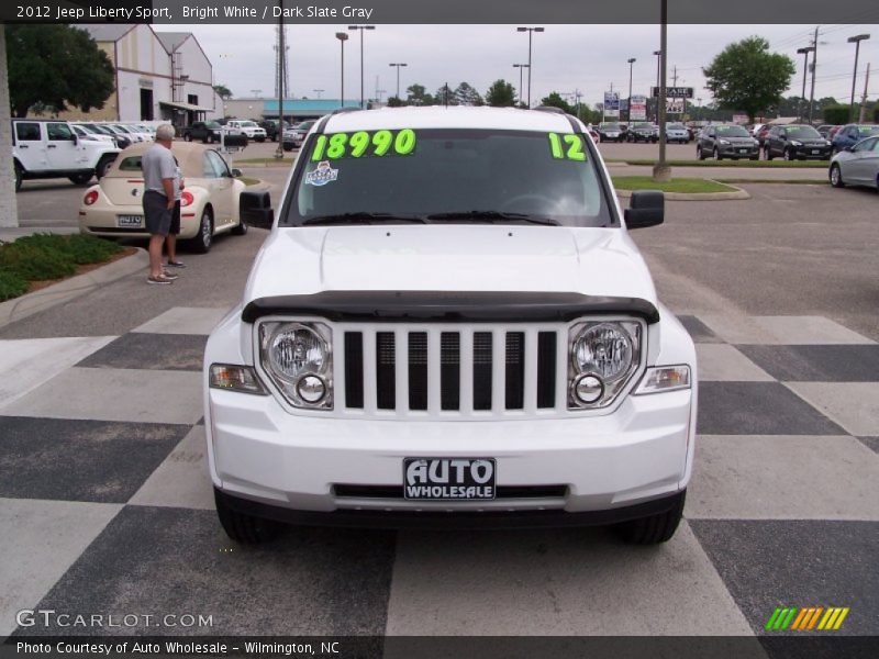 Bright White / Dark Slate Gray 2012 Jeep Liberty Sport
