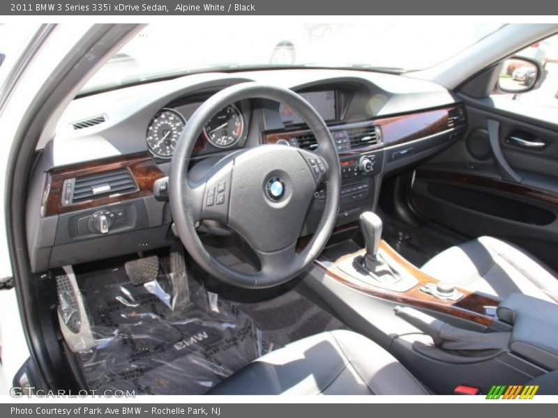 Alpine White / Black 2011 BMW 3 Series 335i xDrive Sedan