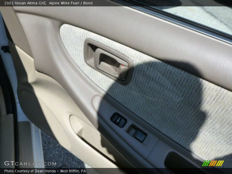 Alpine White Pearl / Blond 2001 Nissan Altima GXE