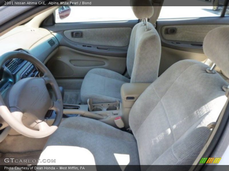 Alpine White Pearl / Blond 2001 Nissan Altima GXE