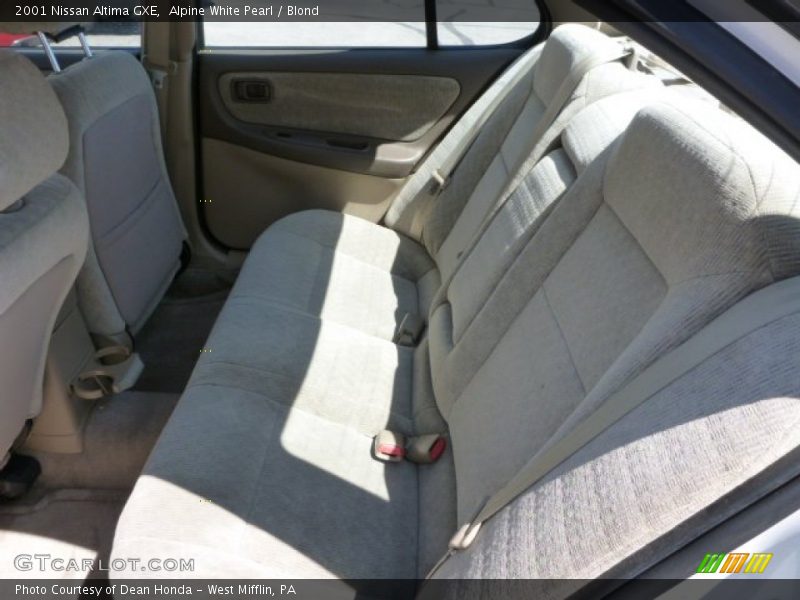 Alpine White Pearl / Blond 2001 Nissan Altima GXE