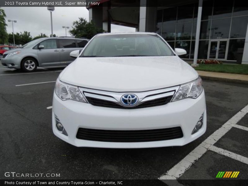 Super White / Ivory 2013 Toyota Camry Hybrid XLE