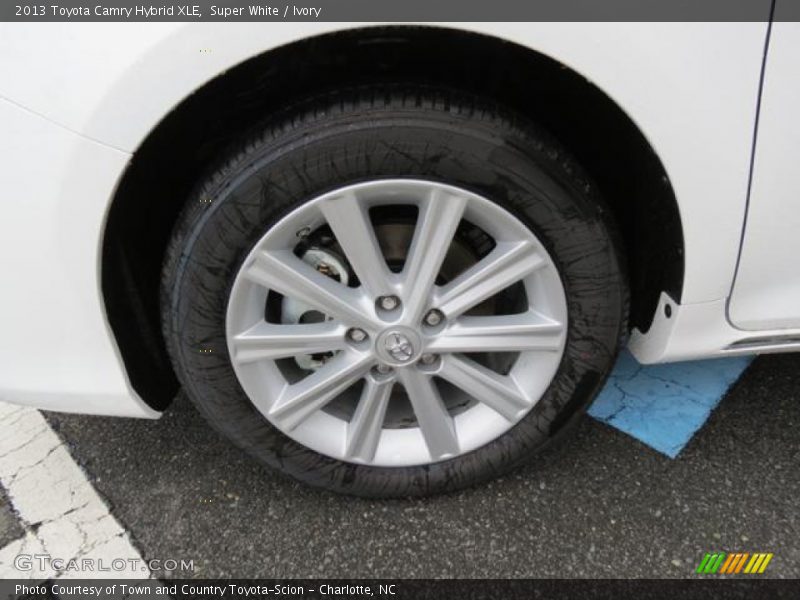 Super White / Ivory 2013 Toyota Camry Hybrid XLE