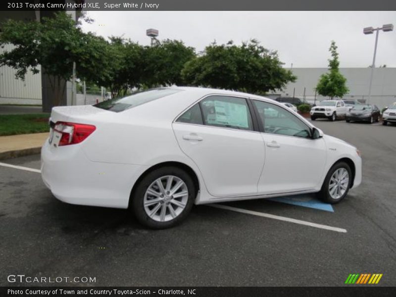 Super White / Ivory 2013 Toyota Camry Hybrid XLE