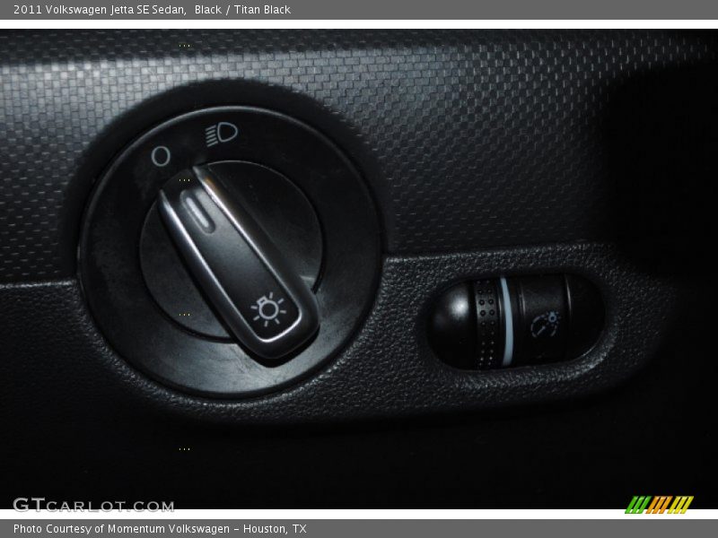 Black / Titan Black 2011 Volkswagen Jetta SE Sedan