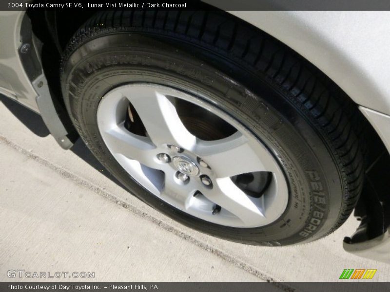 Lunar Mist Metallic / Dark Charcoal 2004 Toyota Camry SE V6