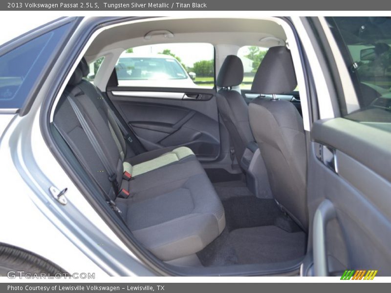 Tungsten Silver Metallic / Titan Black 2013 Volkswagen Passat 2.5L S