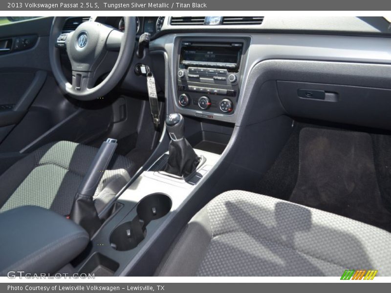 Tungsten Silver Metallic / Titan Black 2013 Volkswagen Passat 2.5L S