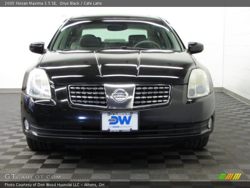 Onyx Black / Cafe Latte 2005 Nissan Maxima 3.5 SE