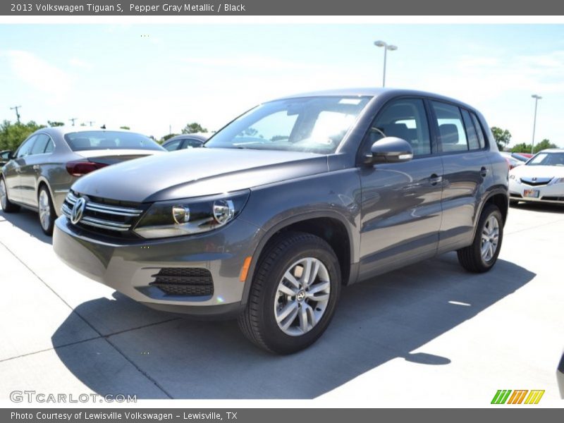 Pepper Gray Metallic / Black 2013 Volkswagen Tiguan S