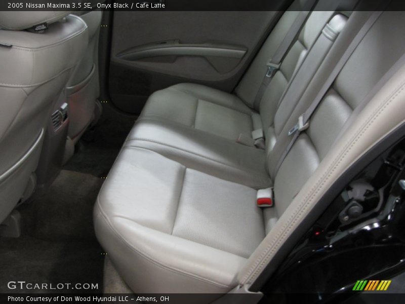 Onyx Black / Cafe Latte 2005 Nissan Maxima 3.5 SE