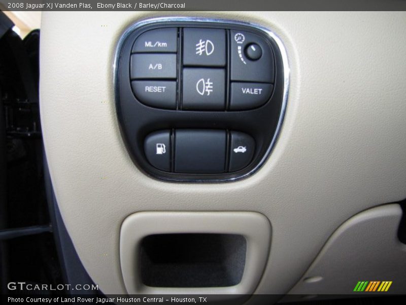 Ebony Black / Barley/Charcoal 2008 Jaguar XJ Vanden Plas