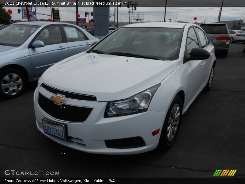 Summit White / Jet Black/Medium Titanium 2011 Chevrolet Cruze LS